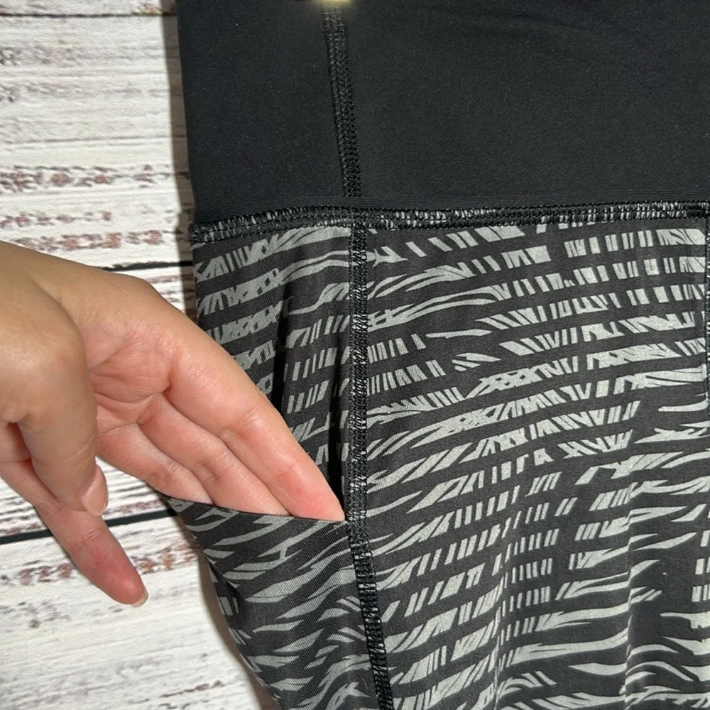 Lululemon Pace Rival Crop *Full-OnLuxtreme Stripe Play Slate Black Size 4